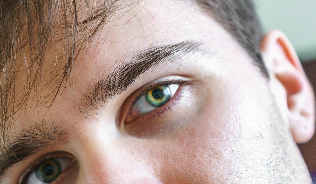 Sérum de croissance pour cils et sourcils : un regard qui gagne en densité !